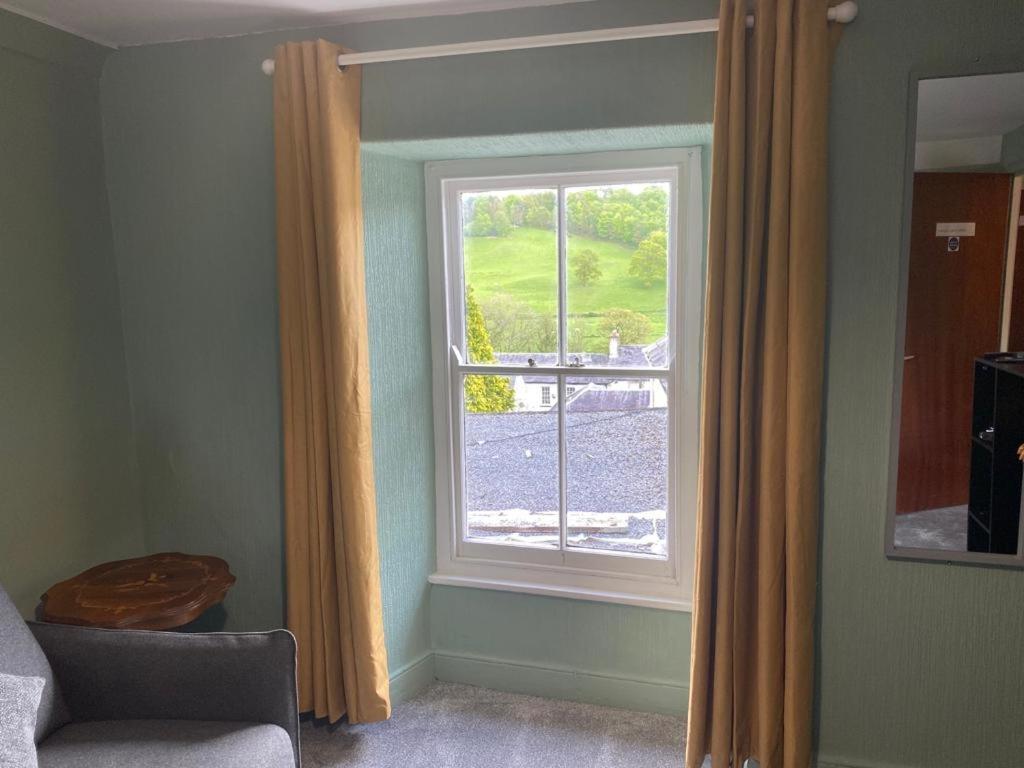 Kings Arms Hotel Llandysul Exterior photo
